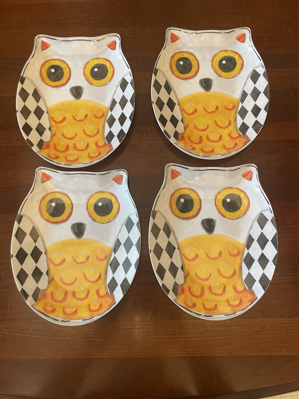 Owl Design Plastic Plate Set Size 8 x 7 Halloween Fall Inspired Plastic Home